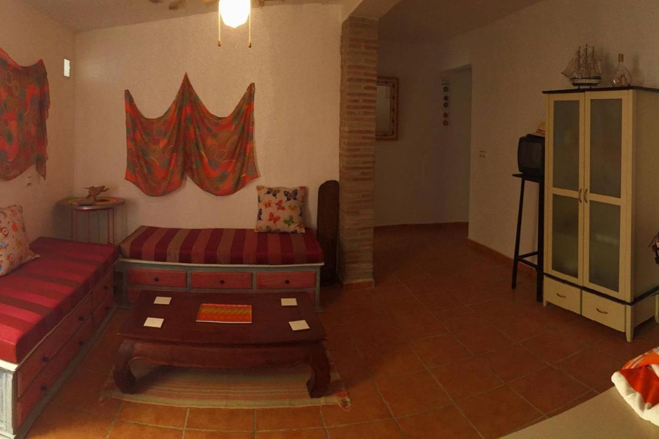 Almayate Hippie Shack Bagian luar foto